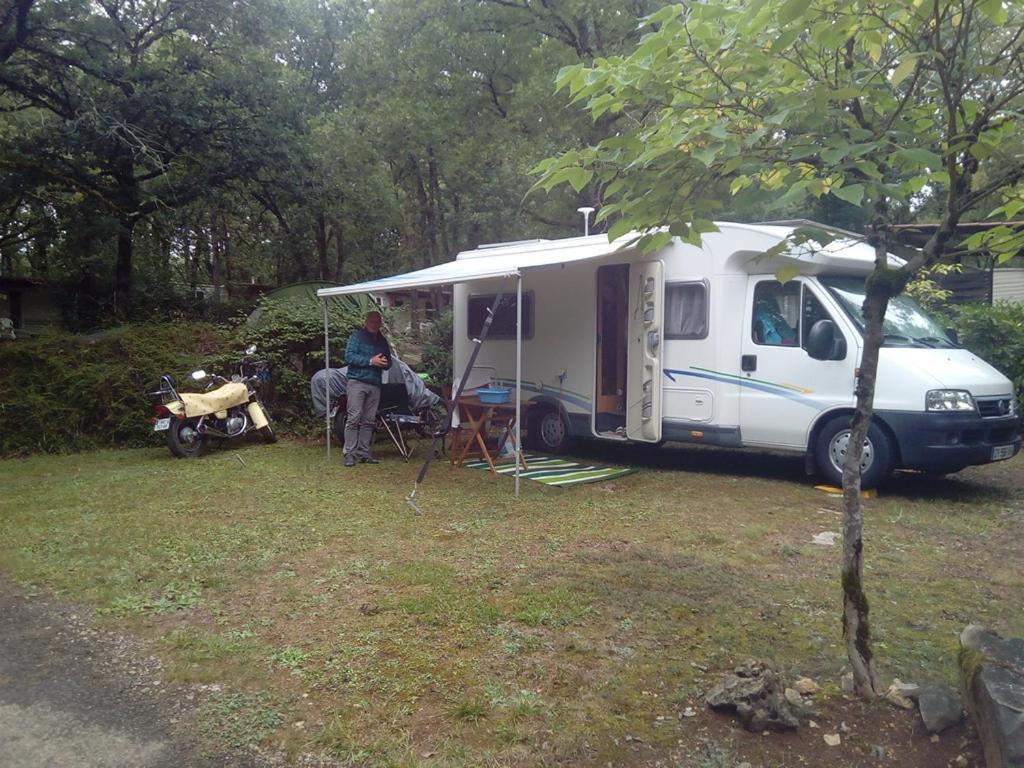 Camping Au Bois Dormant Campsite Chauffour-sur-Vell